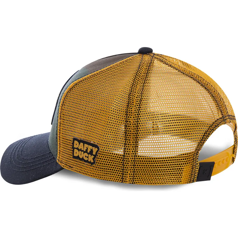 Gorra trucker camuflaje, amarilla y negra Pato Lucas DAF4 Looney Tunes de Capslab