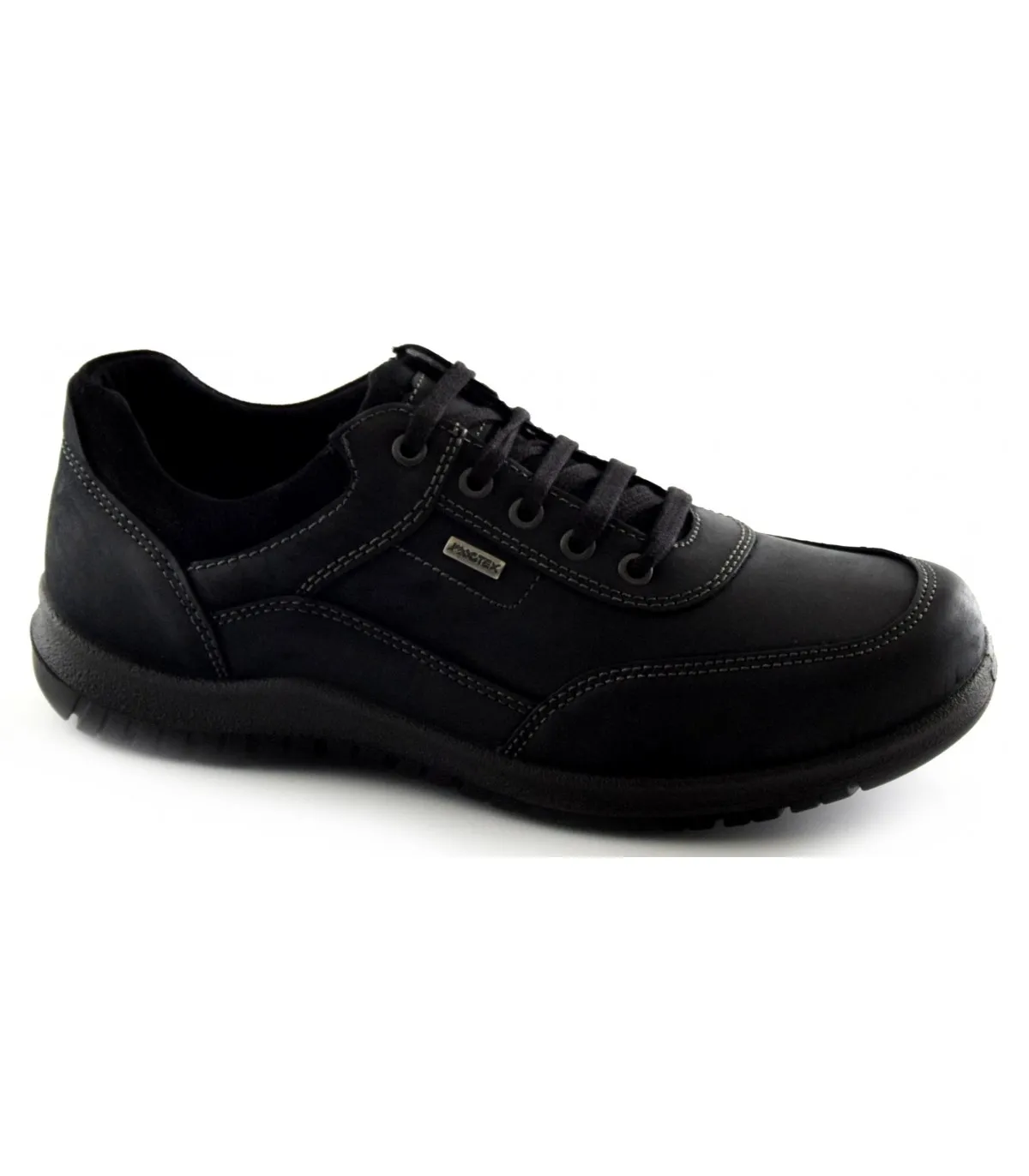 Zapatos en color negro con membrana