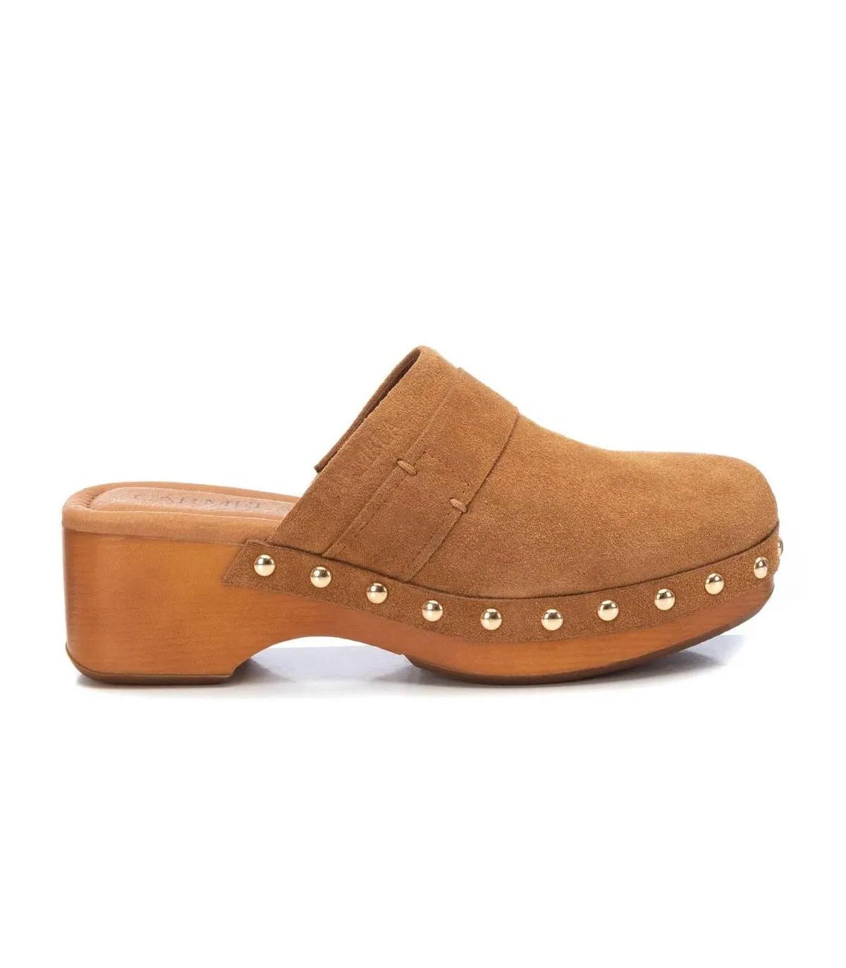 Zueco para mujer en piel cuero con tachas