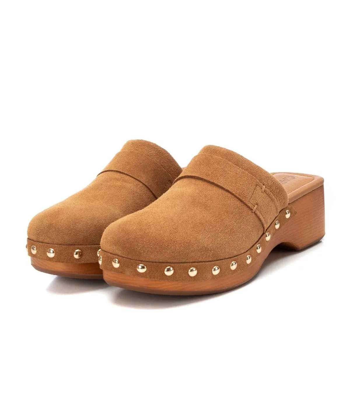 Zueco para mujer en piel cuero con tachas